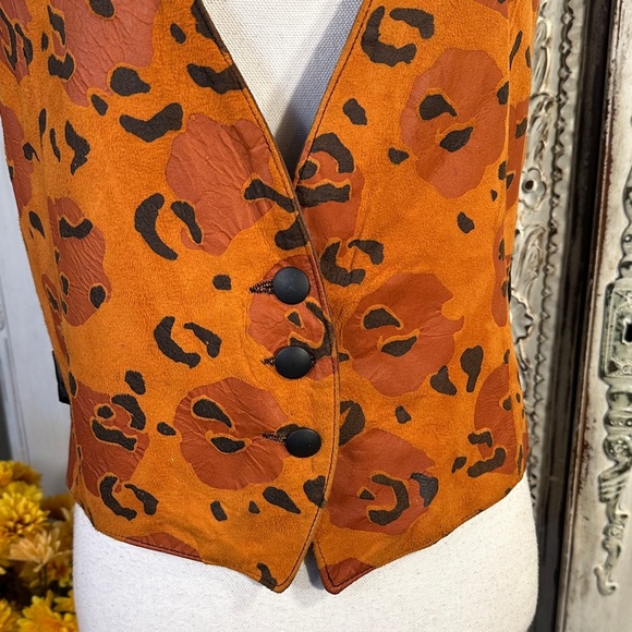 VINTAGE Don’t Stop Pumpkin Orange Leopard Print Suede Vest - Picture 4 of 10